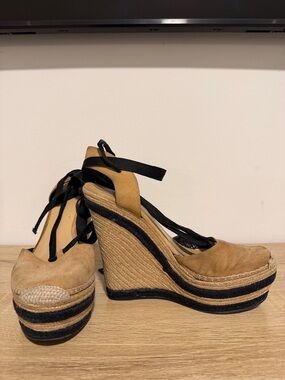 Gucci Women's Tan Espadrille Wedge Sandals with Black Trim